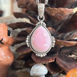 925 Sterling pretty in pink conch necklace
